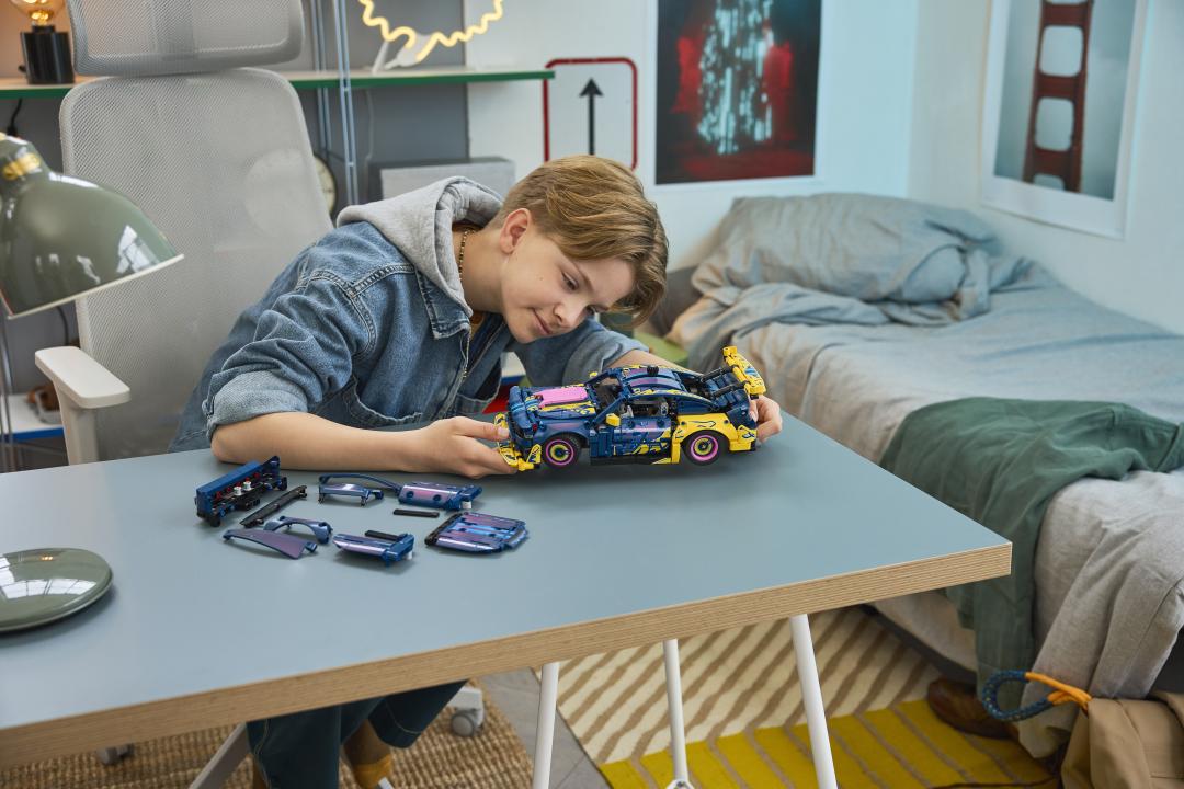 LEGO Technic Custom Garage Ford Mustang GT Car | 42236