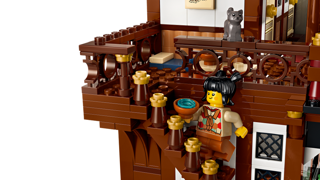 LEGO Iconic Ancient Moon-Gazing Inn | 80121