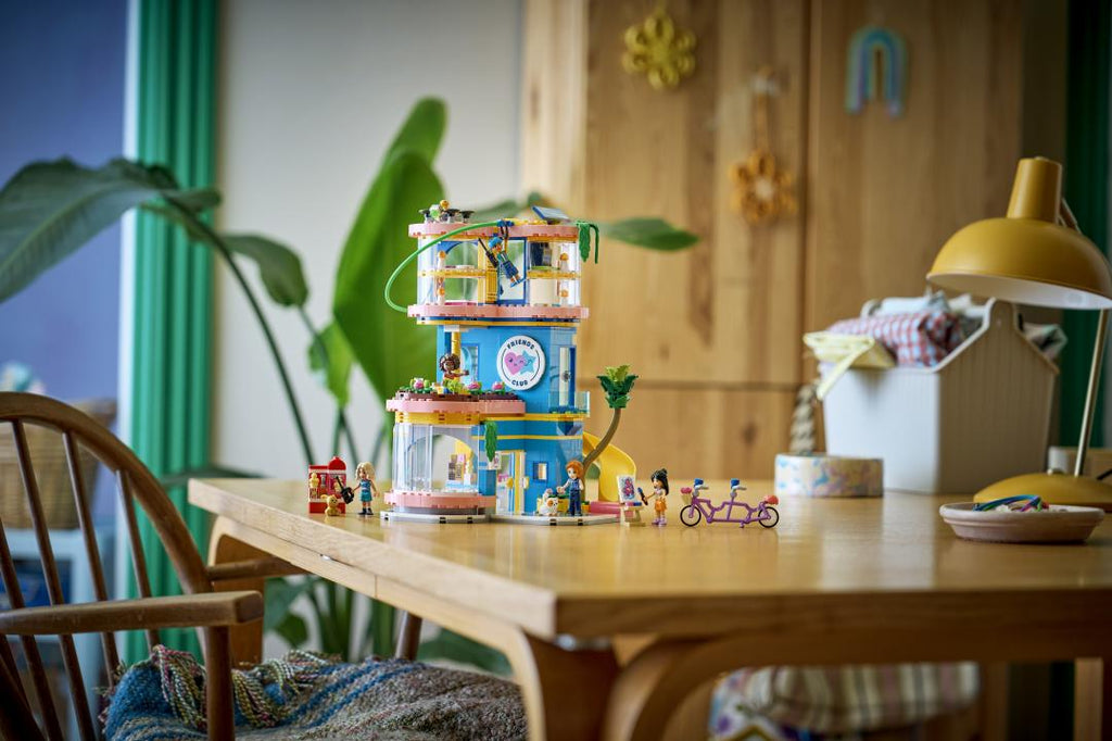 LEGO Friends Heartlake City Friends Club House | 42689