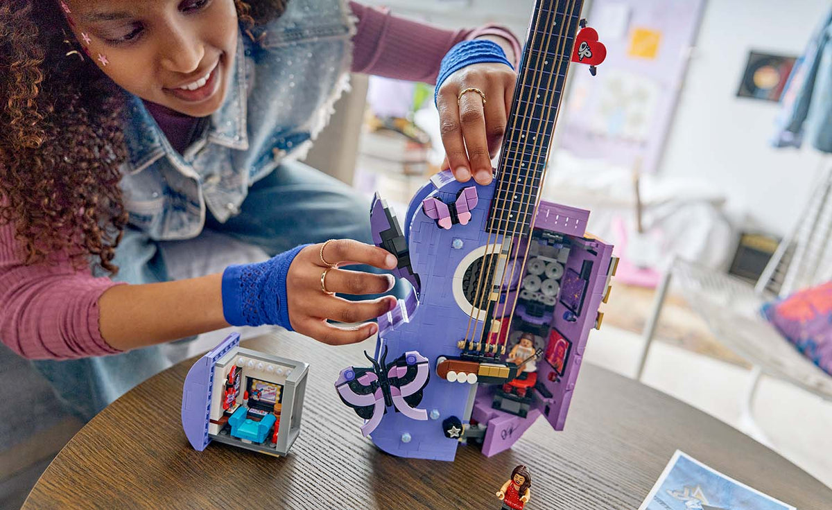 LEGO Editions Olivia Rodrigo's Dual Guitar | 43031