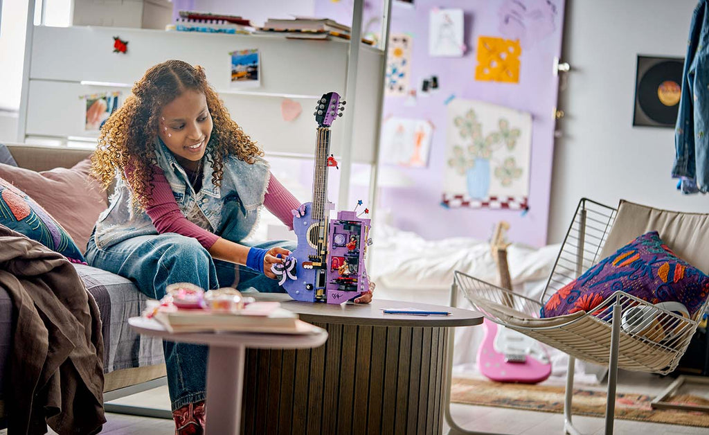 LEGO Editions Olivia Rodrigo's Dual Guitar | 43031