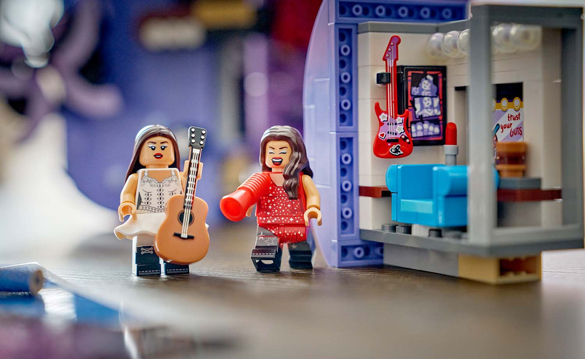 LEGO Editions Olivia Rodrigo's Dual Guitar | 43031