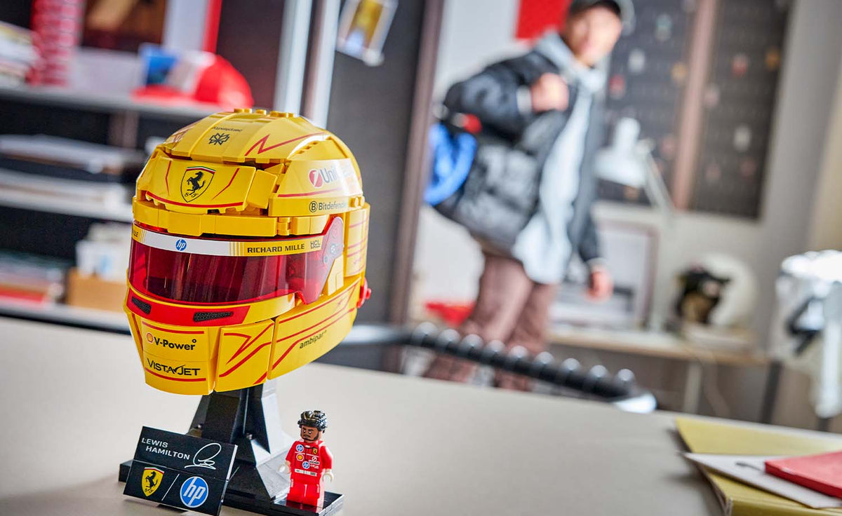LEGO Editions Scuderia Ferrari HP Lewis Hamilton Helmet | 43022