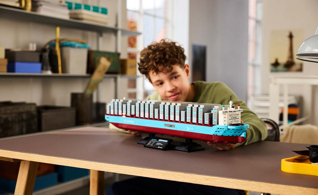 LEGO Iconic Maersk Dual-Fuel Container Vessel | 40955