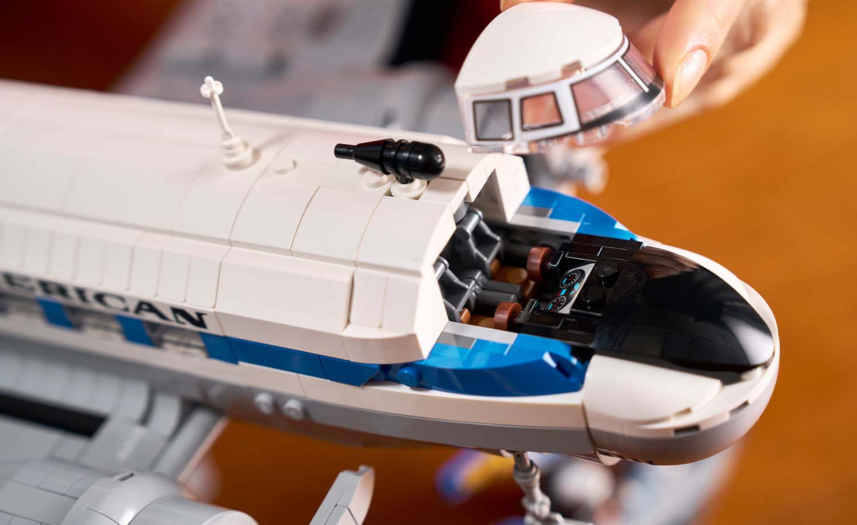 LEGO Icons Douglas DC-3 PAN AM Airliner | 11378