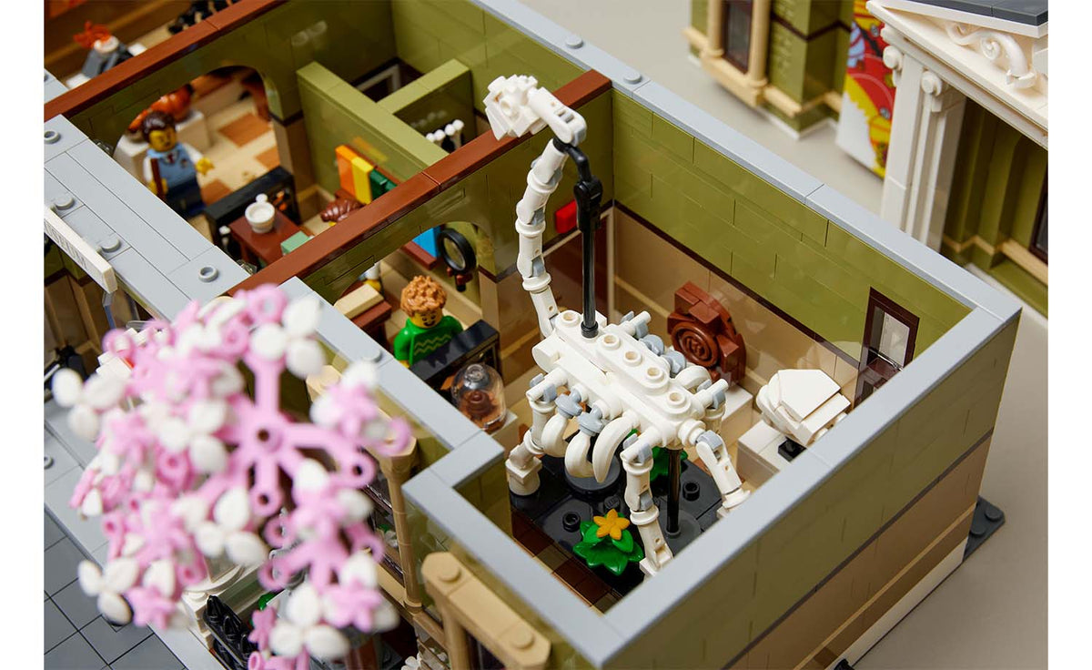 LEGO Icons Natural History Museum | 10326