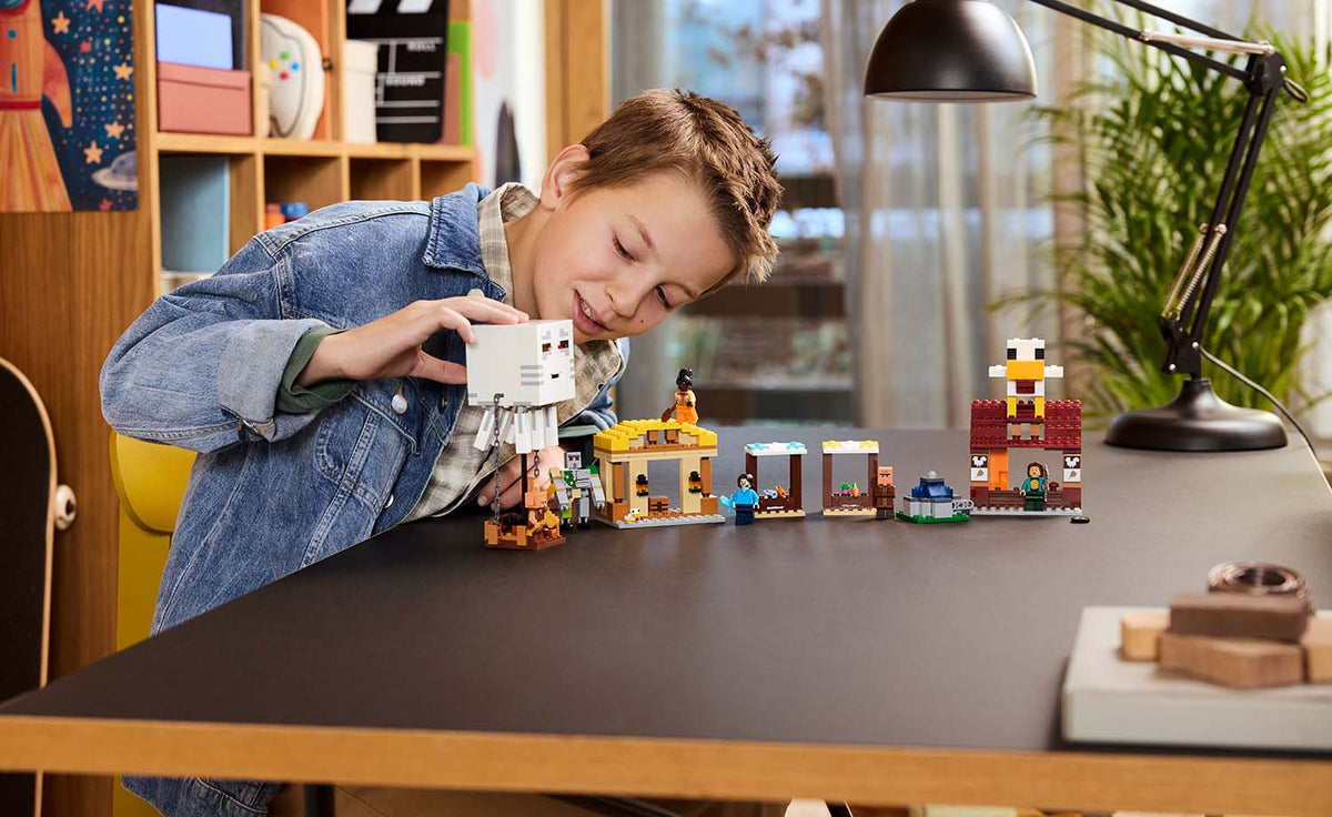 LEGO Minecraft The Ghast Balloon Village Attack | 21273