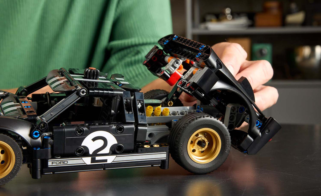 LEGO Technic 1966 Ford GT40 MKII Race Car | 42223