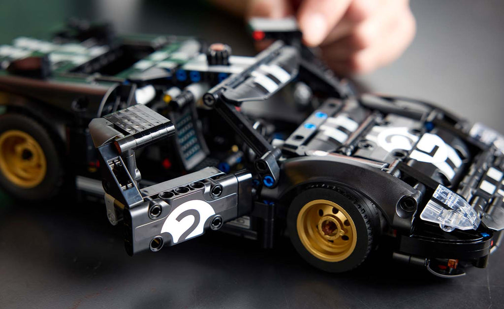 LEGO Technic 1966 Ford GT40 MKII Race Car | 42223