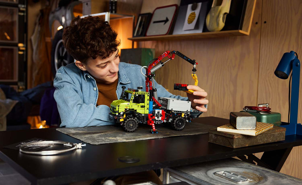 LEGO Technic Mercedes-Benz Unimog U 5023 with Crane | 42242